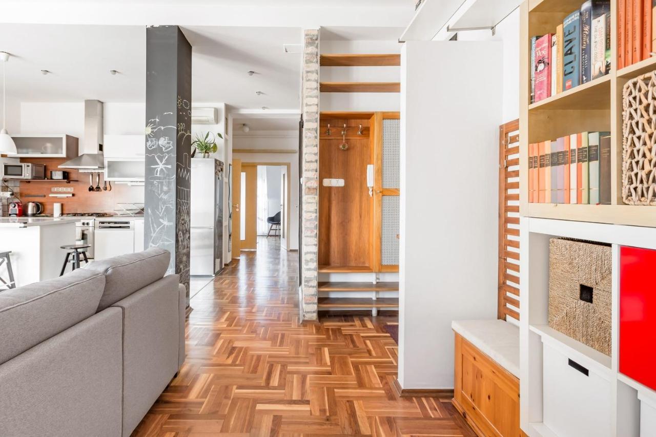 Relax Into Loft Living At A Light-Filled City Escape Budapest Exterior photo