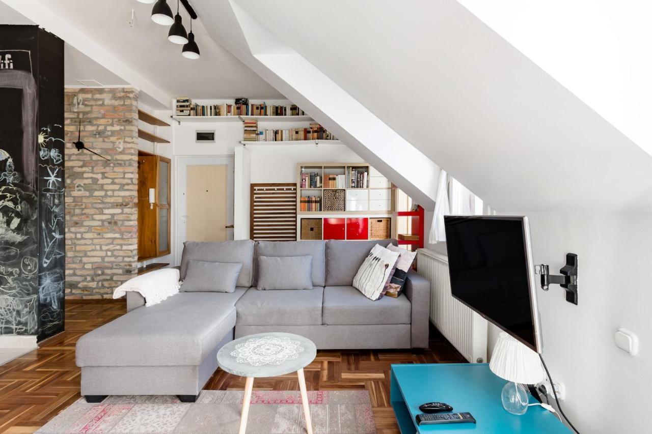 Relax Into Loft Living At A Light-Filled City Escape Budapest Exterior photo