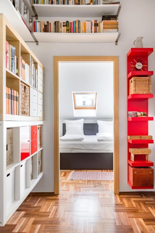 Relax Into Loft Living At A Light-Filled City Escape Budapest Exterior photo