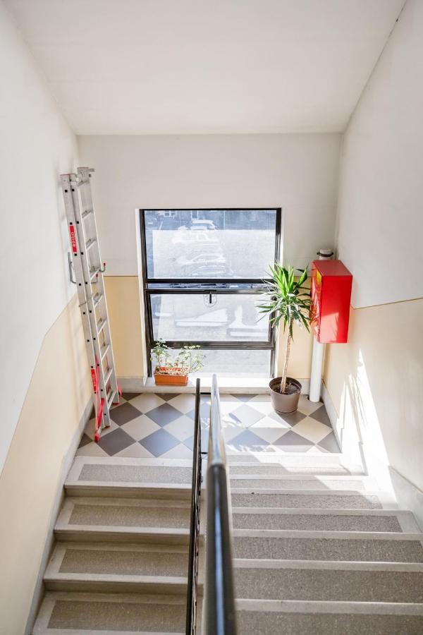 Relax Into Loft Living At A Light-Filled City Escape Budapest Exterior photo